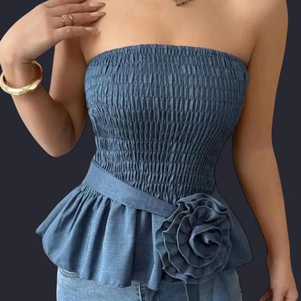 Stylish Blue Strapless Top with Floral Accent